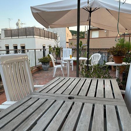 Notaria-Apartamento Y Estudio En Casco Antiguo, Al Lado De Playa, Rambla Y Monasterio, Con Acceso A Terraza Ajardinada Сан Фелиу де Гиксолс Екстериор снимка