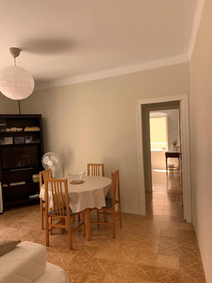 Notaria-Apartamento Y Estudio En Casco Antiguo, Al Lado De Playa, Rambla Y Monasterio, Con Acceso A Terraza Ajardinada Сан Фелиу де Гиксолс Екстериор снимка