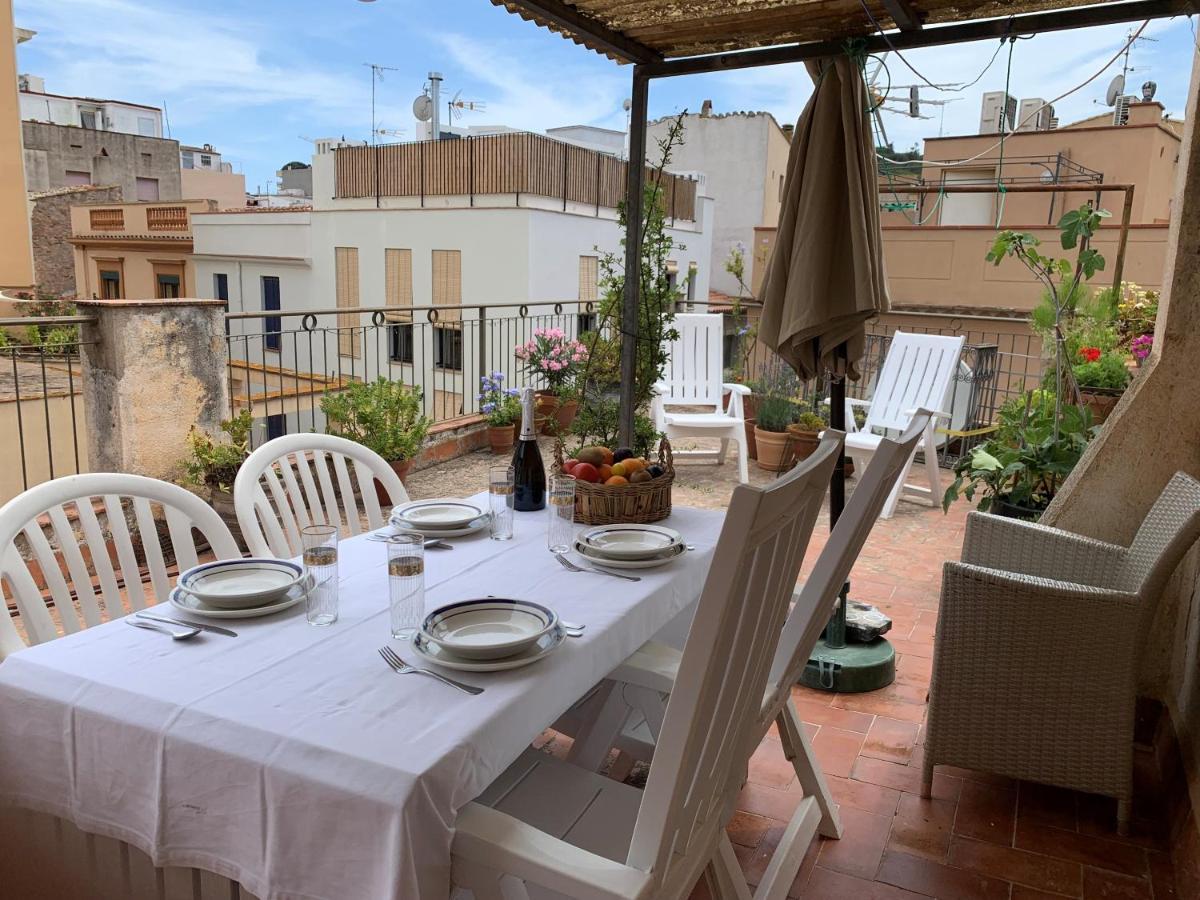 Notaria-Apartamento Y Estudio En Casco Antiguo, Al Lado De Playa, Rambla Y Monasterio, Con Acceso A Terraza Ajardinada Сан Фелиу де Гиксолс Екстериор снимка