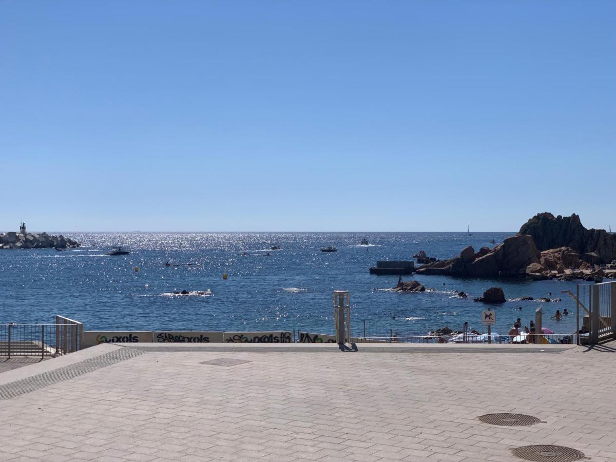 Notaria-Apartamento Y Estudio En Casco Antiguo, Al Lado De Playa, Rambla Y Monasterio, Con Acceso A Terraza Ajardinada Сан Фелиу де Гиксолс Екстериор снимка