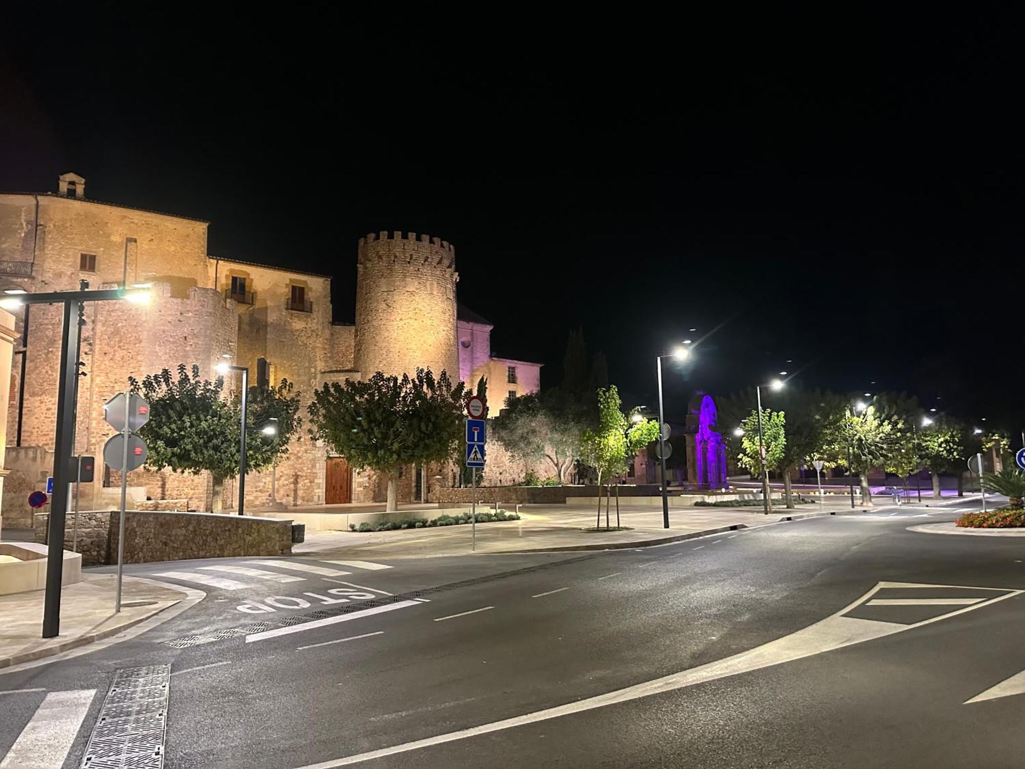 Notaria-Apartamento Y Estudio En Casco Antiguo, Al Lado De Playa, Rambla Y Monasterio, Con Acceso A Terraza Ajardinada Сан Фелиу де Гиксолс Екстериор снимка